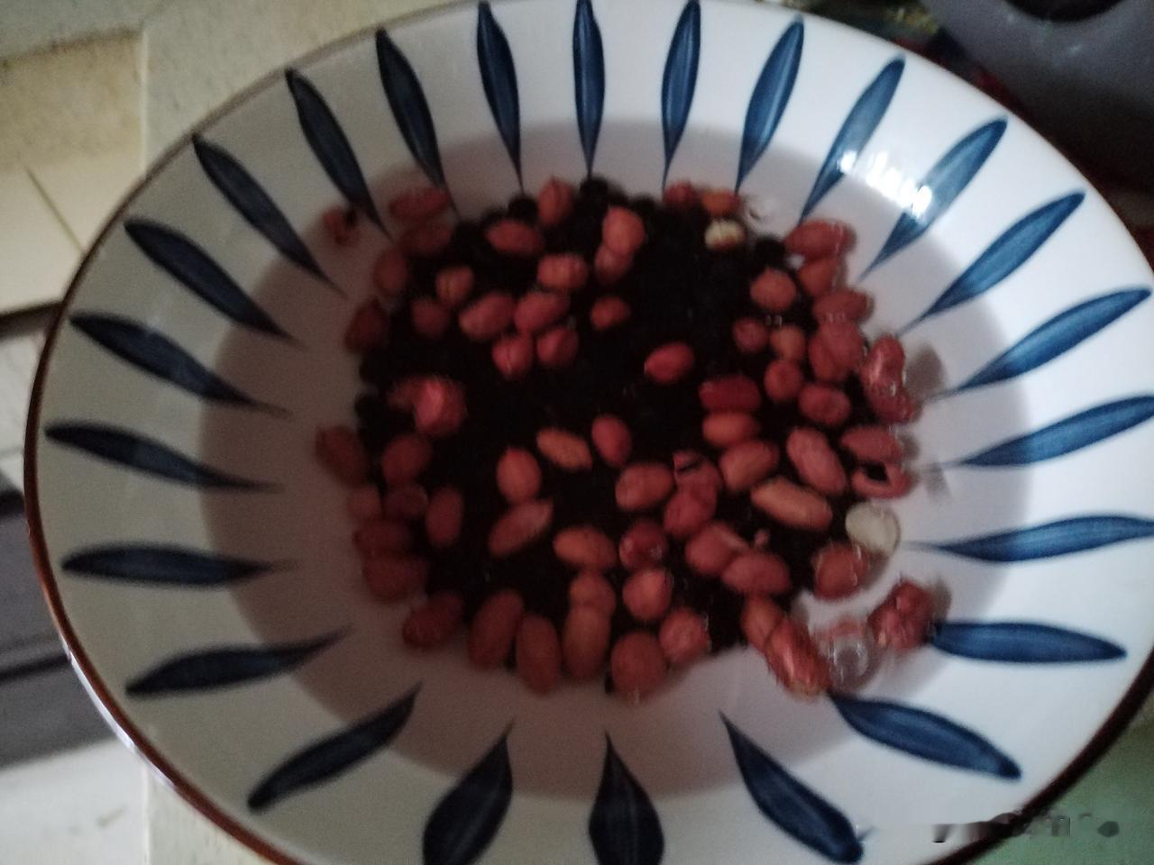 洗澡最怕桥心水
睡觉或者乘凉最怕穿堂风
这几天，受巴威台风的影响
家里特别特别的