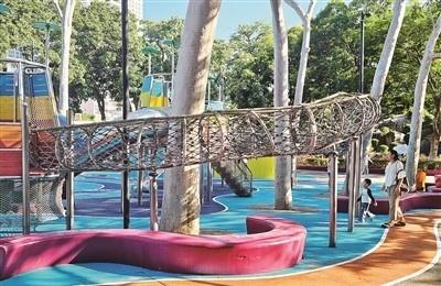 【厦门中山公园儿童乐园完成改造升级 正式对外开放】焕然一新的沙池木板、重新刷漆的