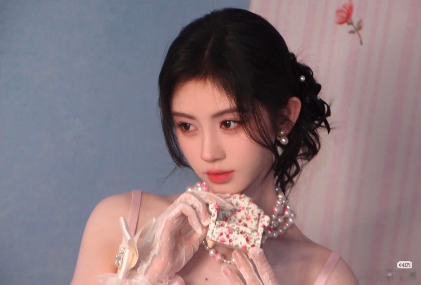 jjy鞠婧祎来战jjy鞠婧祎阿黛jjy鞠婧祎从舞台到银幕，你用每一个角色征服了我
