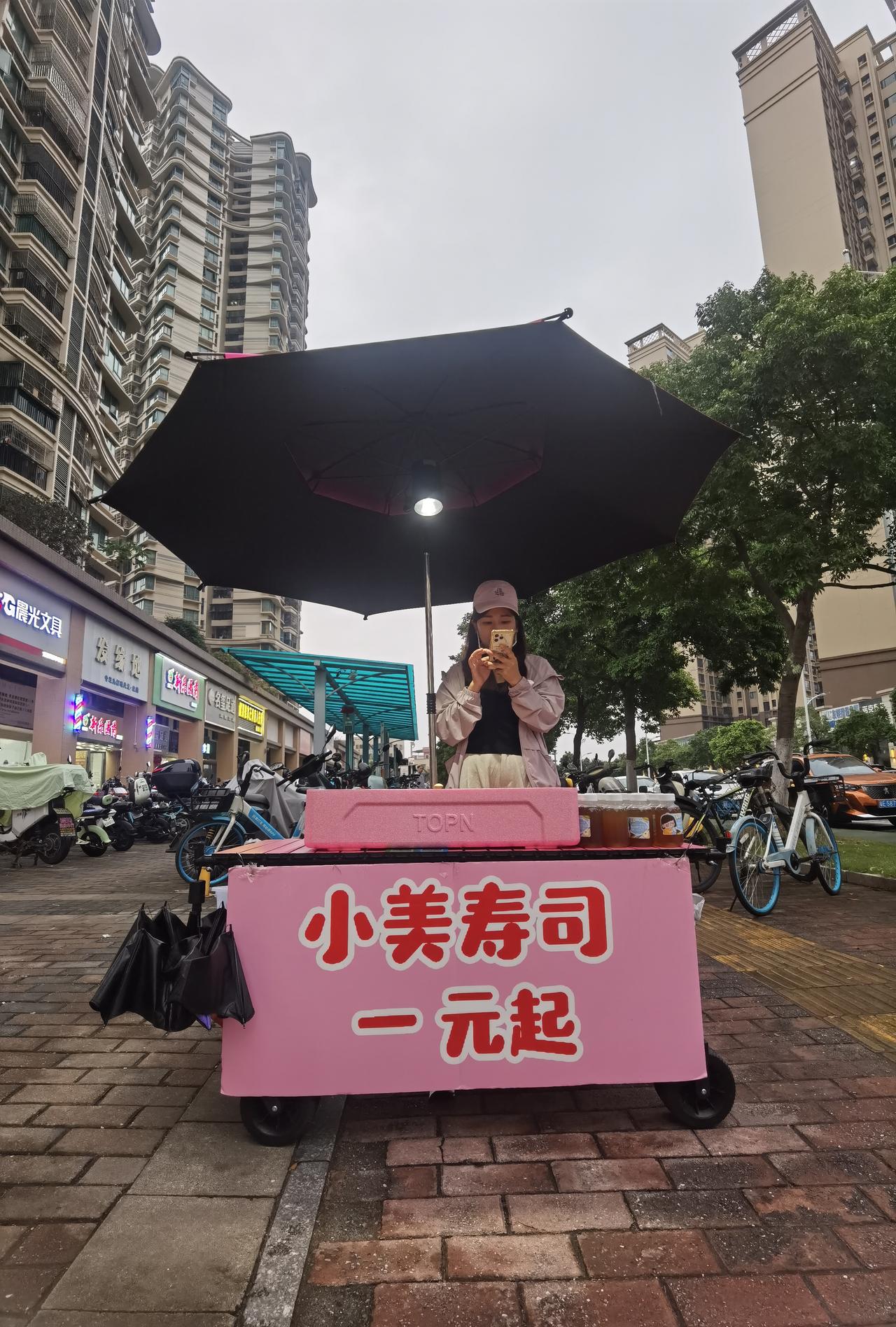 为什么现在的钱难赚？
有人说是因为现在信息差少了，
互联网时代导致商品各种比价，