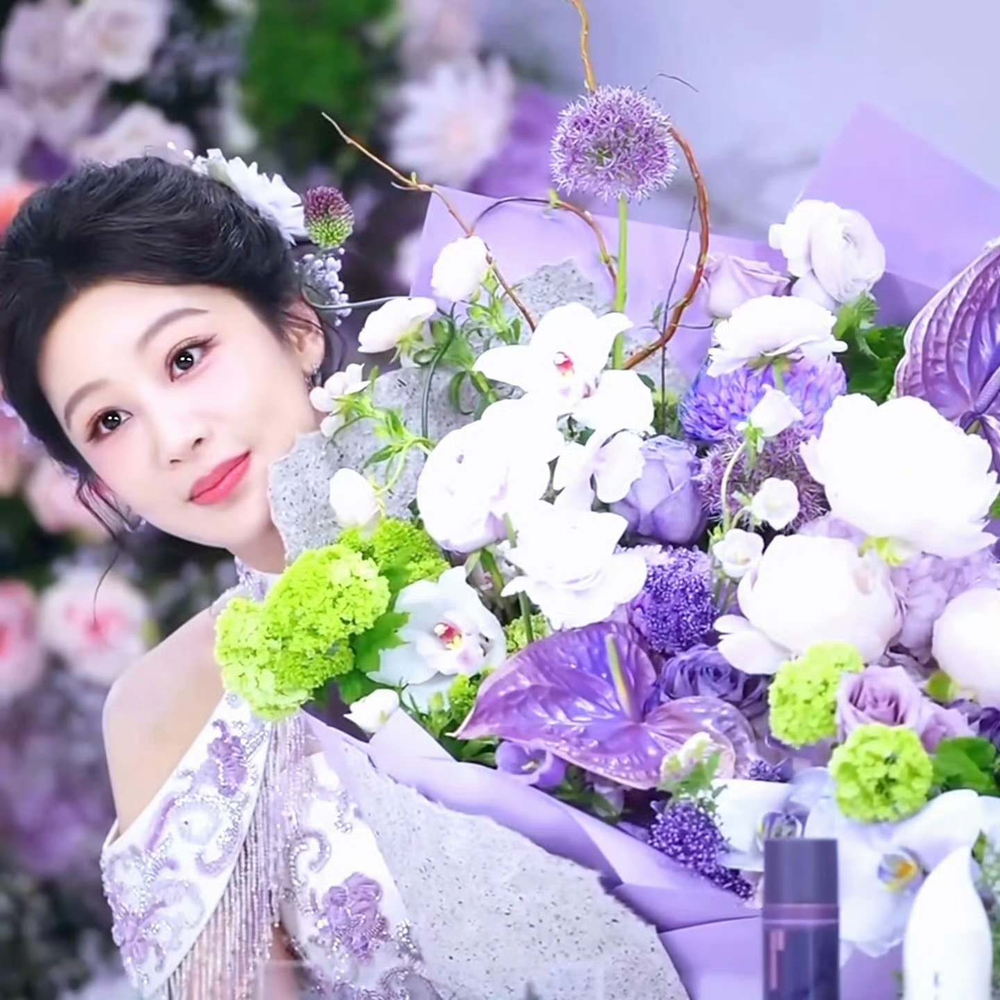 杨紫紫色旗袍直播造型杨紫杨紫杨紫