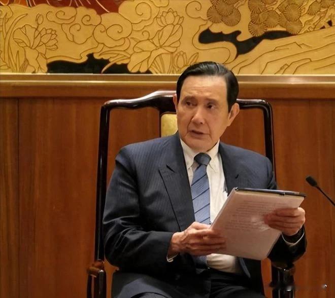 马英九批评赖清德是“两国论”，将两岸关系置于危险境地。
马英九点出了赖清德讲话的