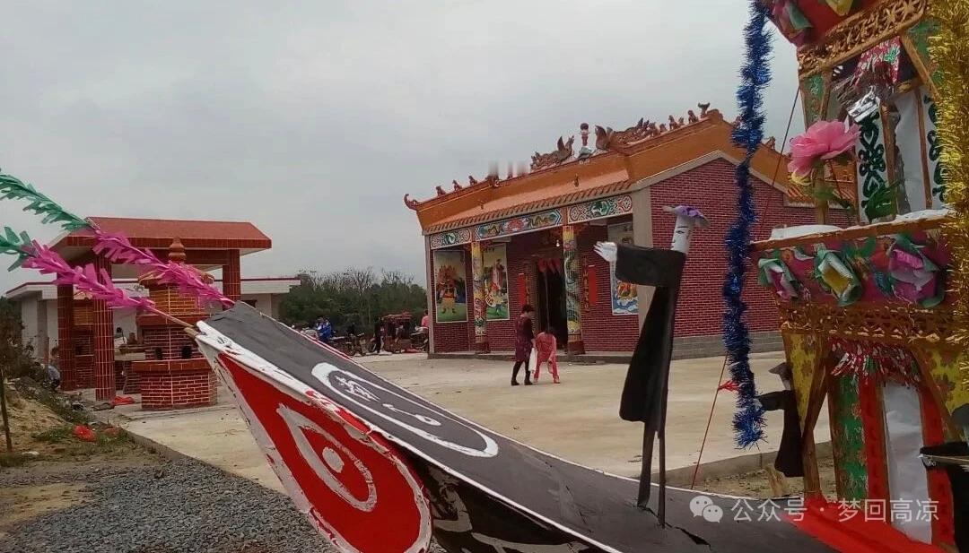 广东哪个城市说地道的粤语广州吧，主广东人来说都是说“广州话”才能代表粤语的，其他