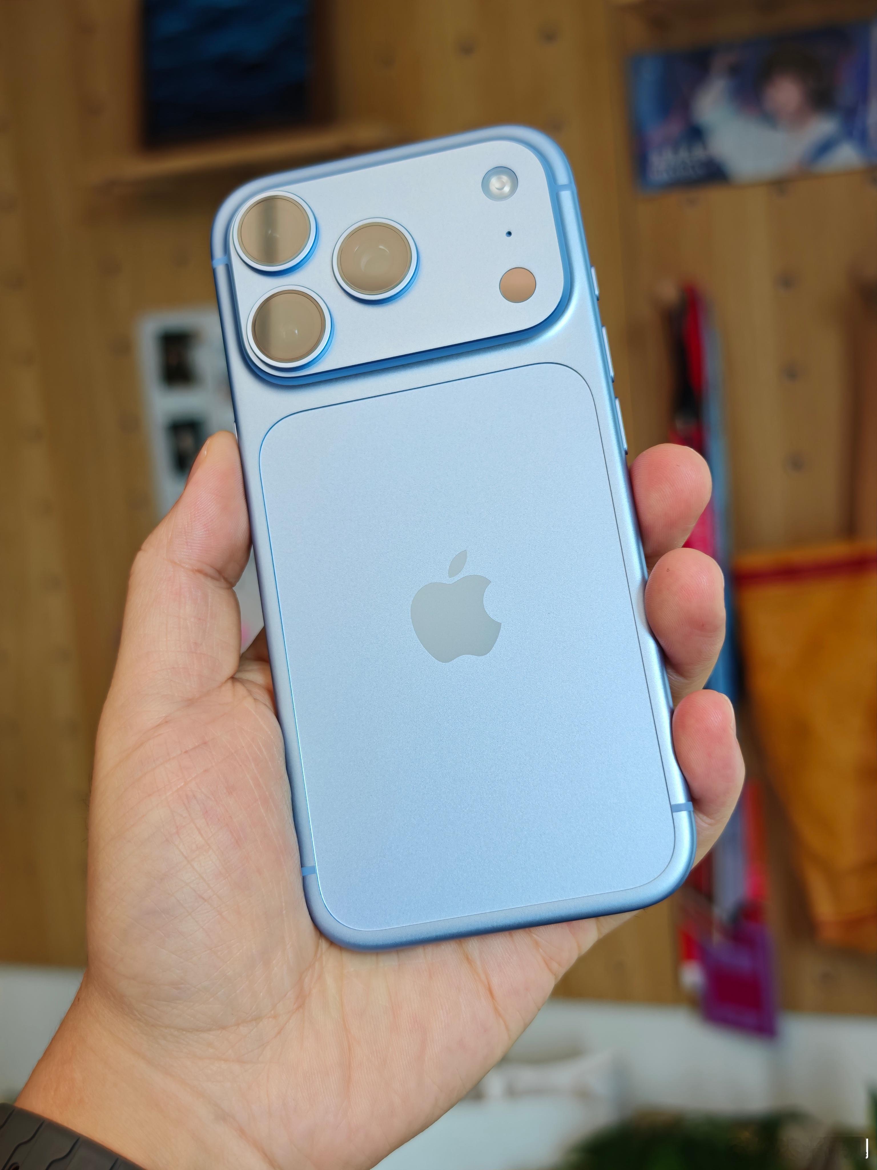 iPhone18 Pro 蓝色甄姬实拍，新配色满分10分给几分？ ​​​