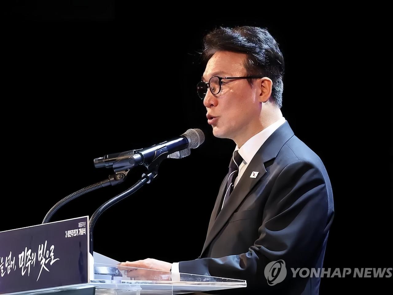 看到这个标题我都想笑——“韩国总理取消访华，专注应对中东局势影响”。
哈哈，搞得