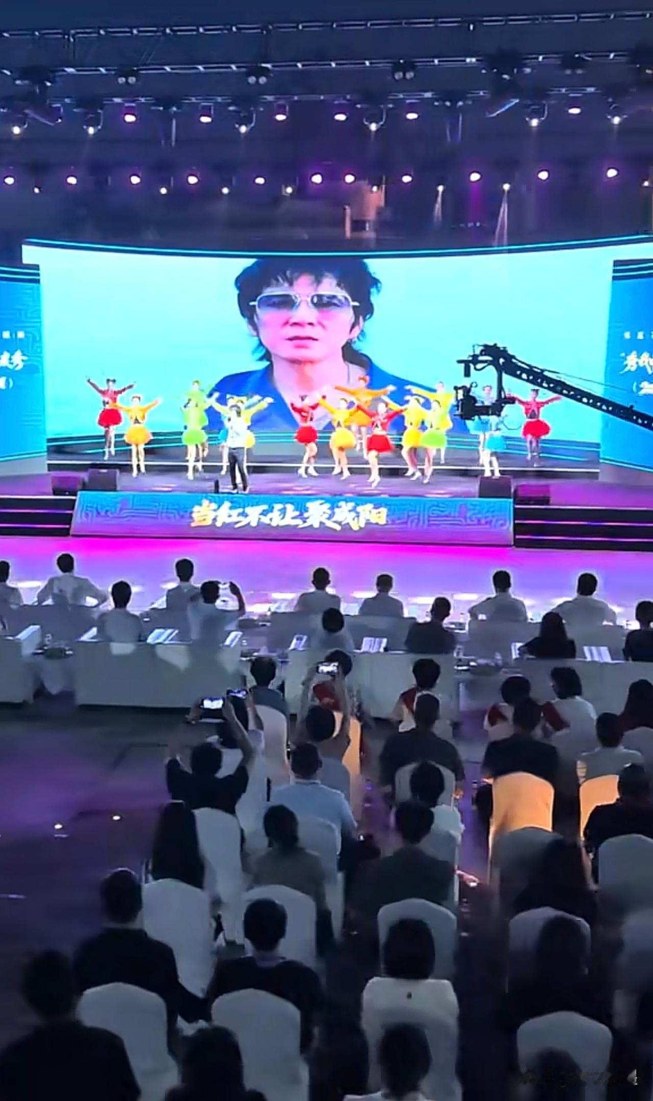 毛主席这几句话的警示意义很深远：不只是以前，还有现在和将来
“务必使同志们继续地