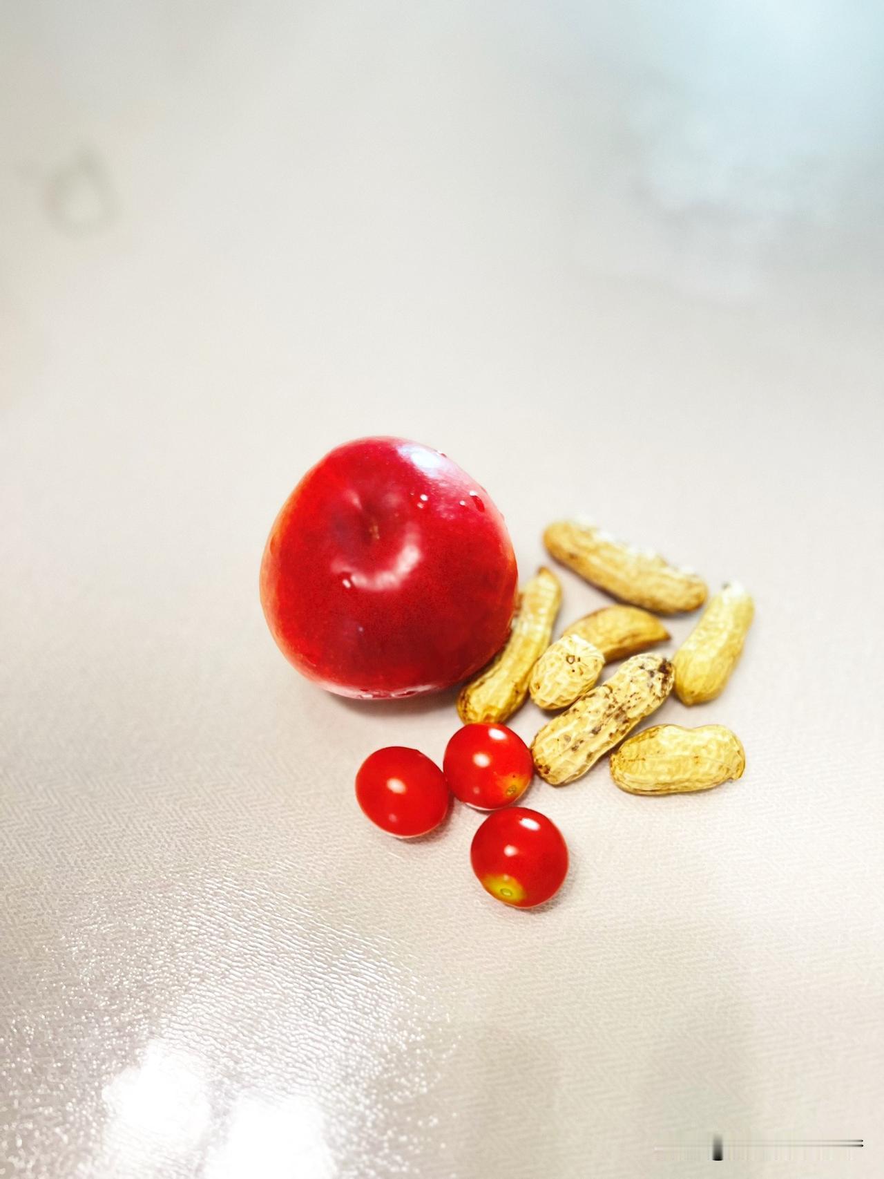 一段非常实在的话：“人一旦跨过六十出头，才算真正踏进晚年生活，直白点说，能活到六