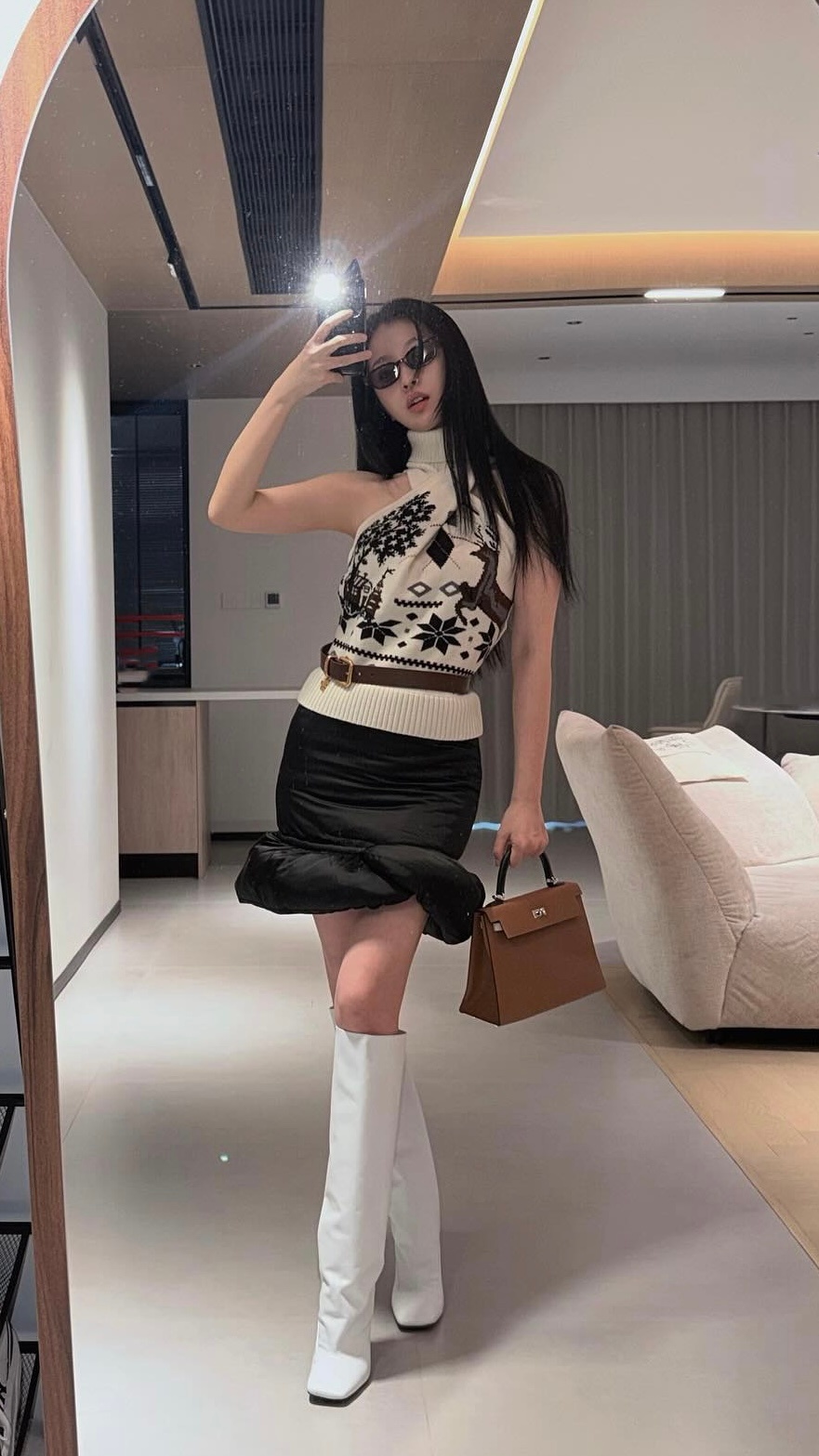 美人虞有大长腿 