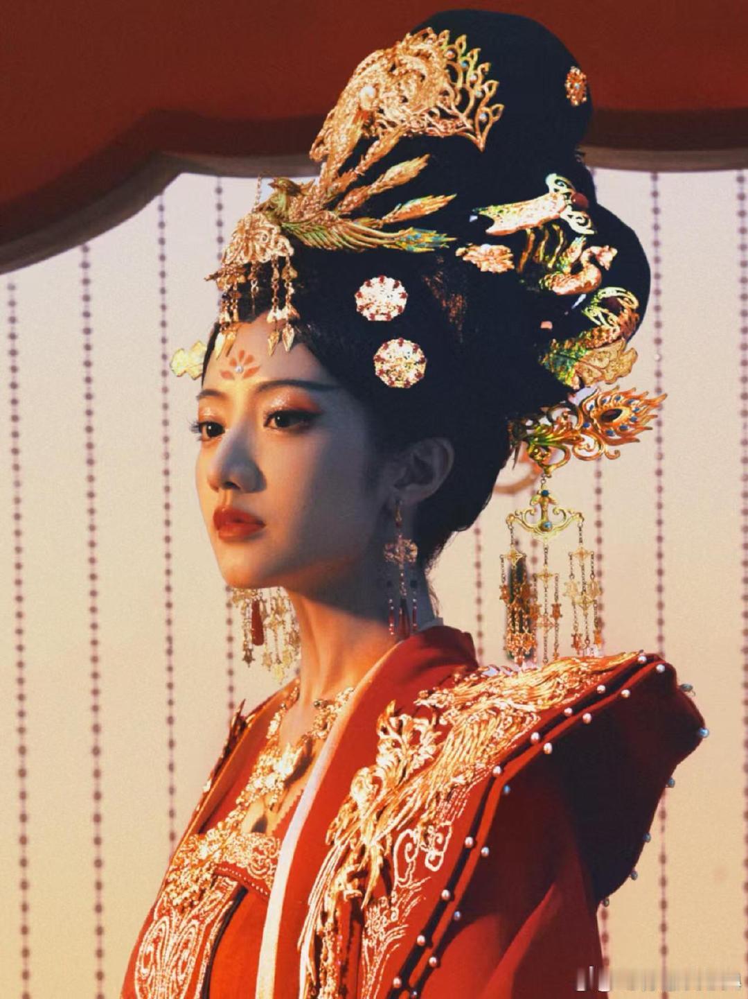 知竹发了盛世天下定妆vlog 看完盛世天下定妆幕后vlog直接被震撼到，妆造设计