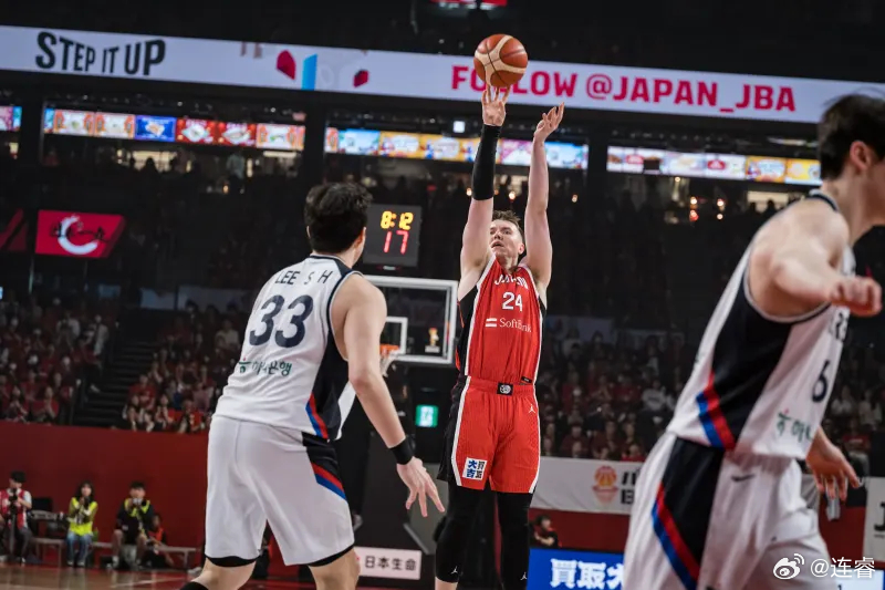 霍金森回归12人名单，面对韩国队拿下24分7篮板（3个前场男篮）。首先功能性和适