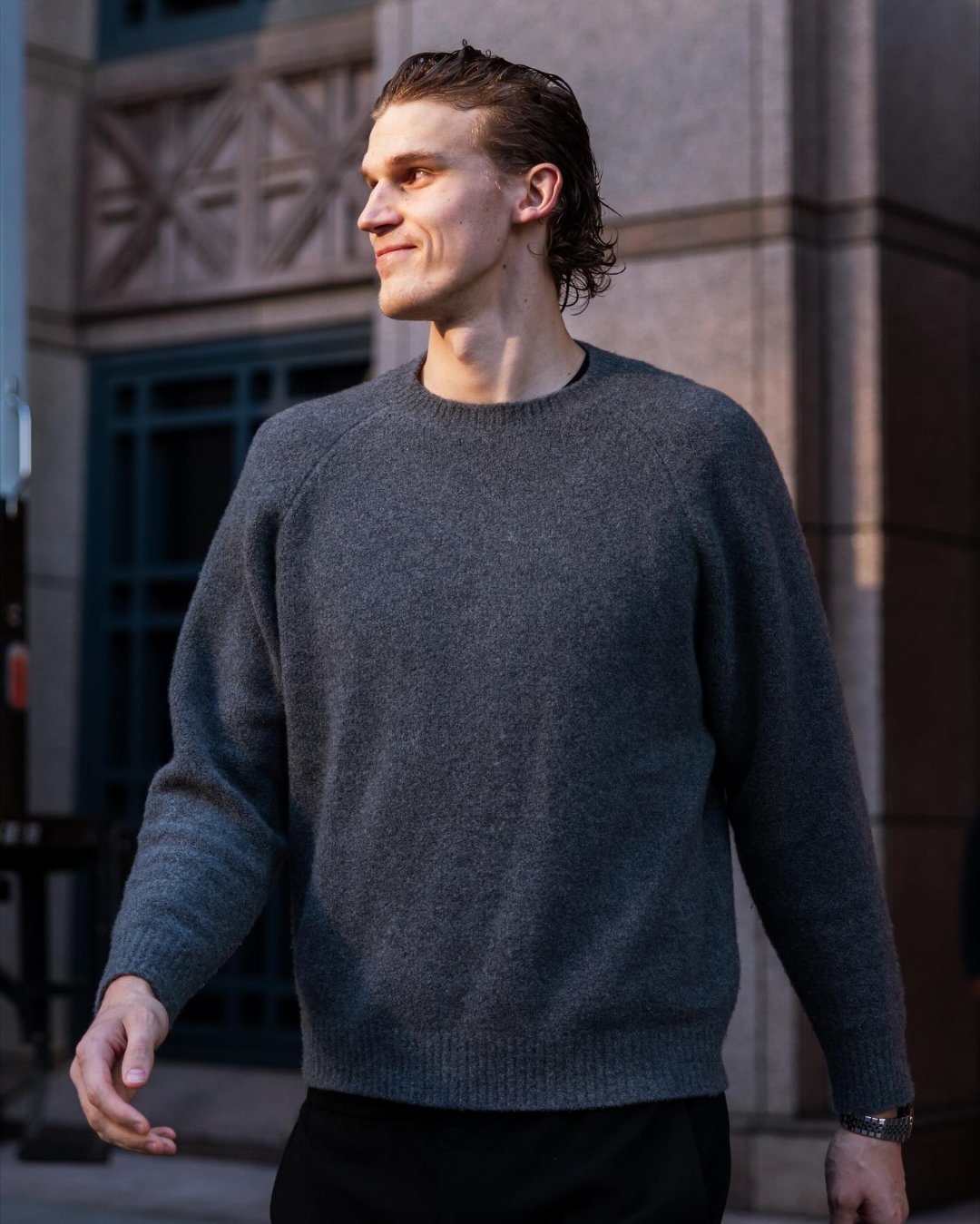 王骁生理性演技爵士顶风摆烂？据美记Tony Jones报道，NBA 将在周四派遣