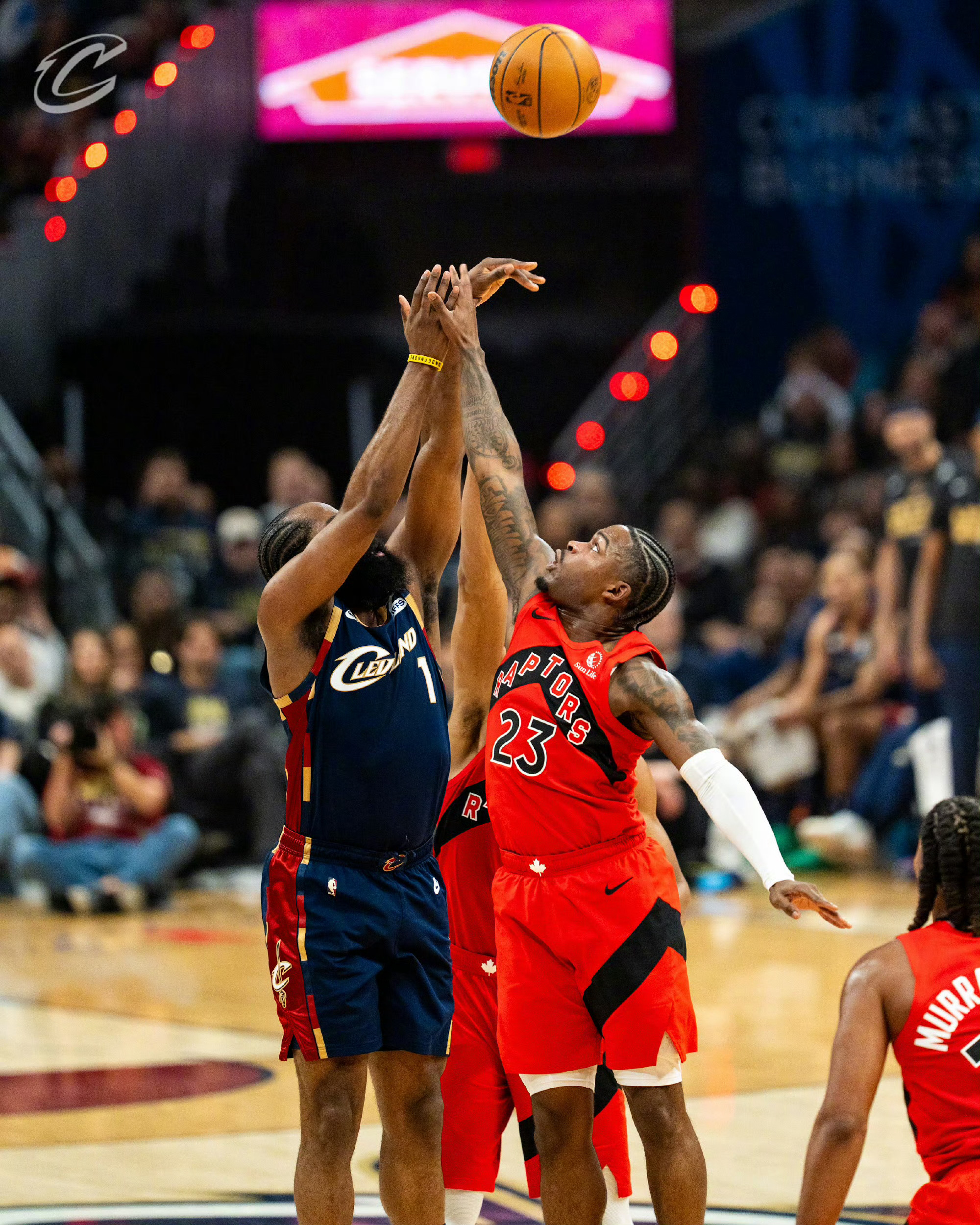 米切尔、哈登以及莫布里本场合砍83分！米切尔23投13中，三分10投4中拿下26