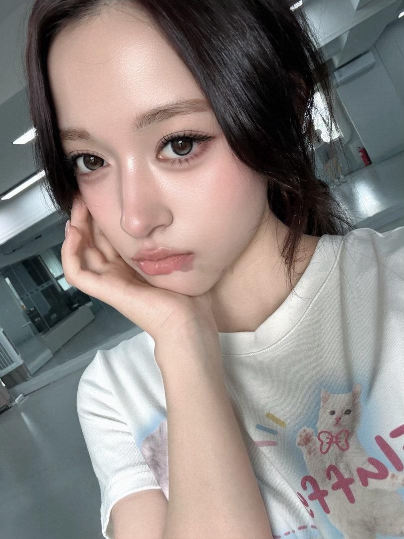 女团练舞室的自拍公开吗...ㅋㅋ是青苹果色的highlight！高光不乱转～🍏