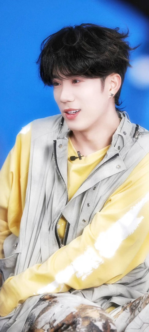 谁还没被鹭卓卓沅可爱到鹭卓那个卷毛脑袋凑近镜头，认认真真讲这个东西怎么好吃的样子