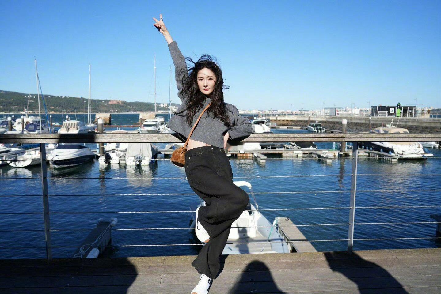 杨幂真的美的很治愈！! ! ​​​