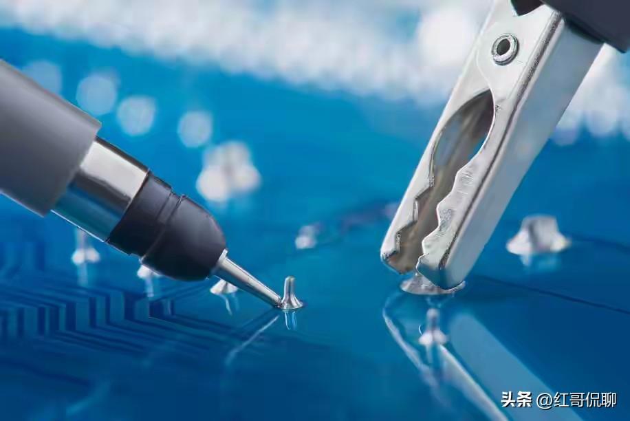 华为颁布韬（τ）定律，正是开启竞争新打法，过去人们总以为华为是无可奈何的选择，没