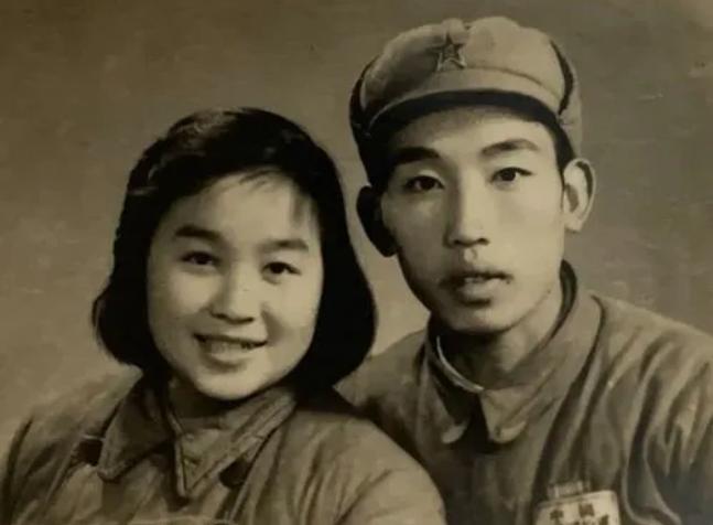 1958年，我国一名志愿军战士，为一个外国女子放弃中国国籍。可到了晚年，他却数次