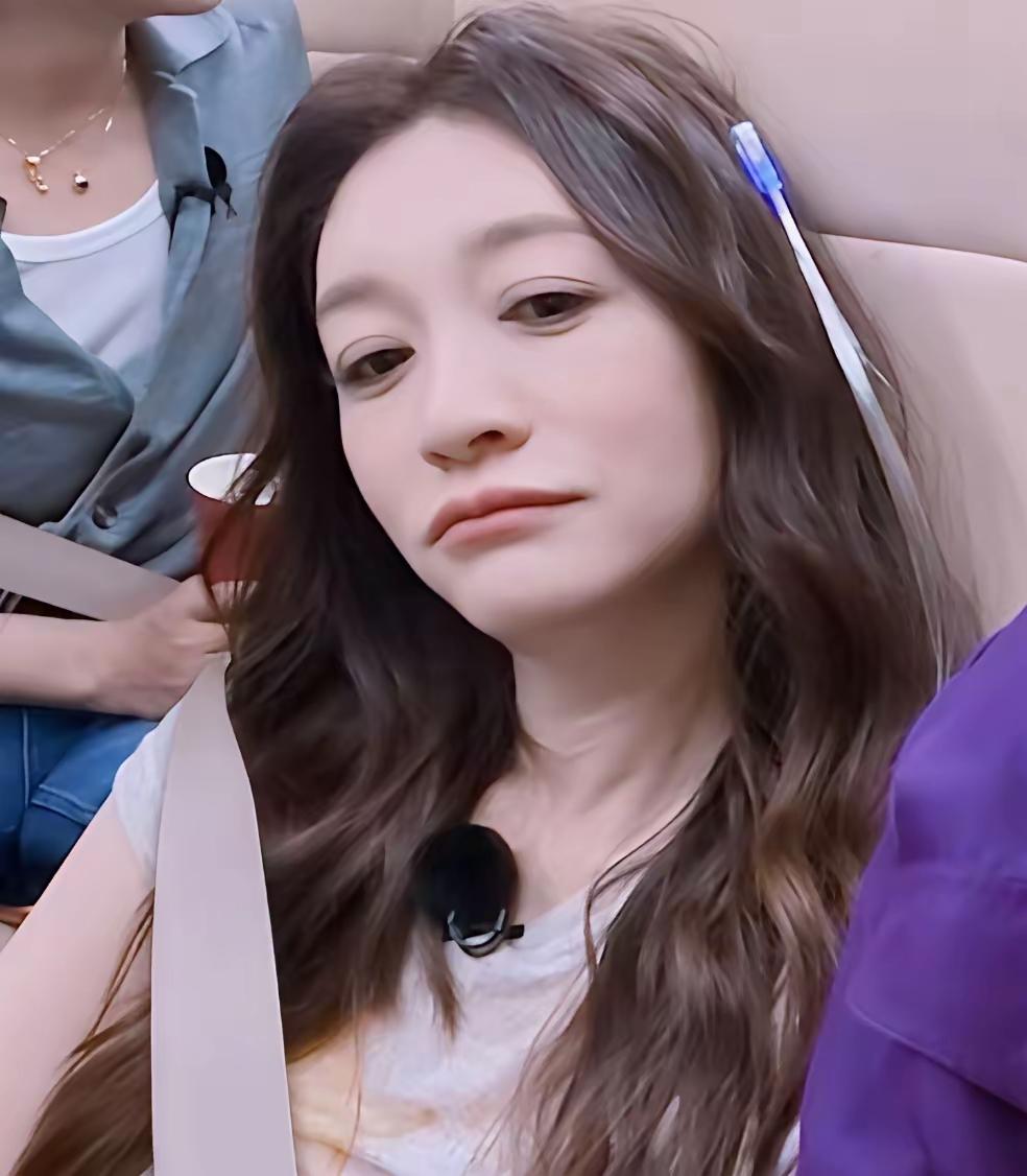 一句“我自己挺好的”，李小冉把成年人婚姻的现实摊开了
 
综艺《不想睡的星期五》