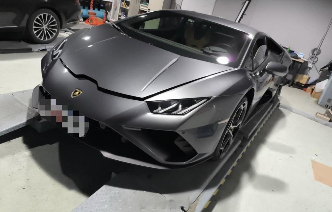 兰博基尼 Huracan EVO RWD2021年02月出厂，2021年06月上