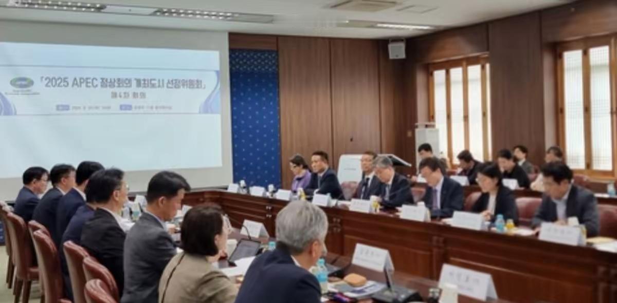 评论员说东亚剧变迫使中韩重新靠近，还挺有道理的。就像现在台海局势，赖清德“过境”