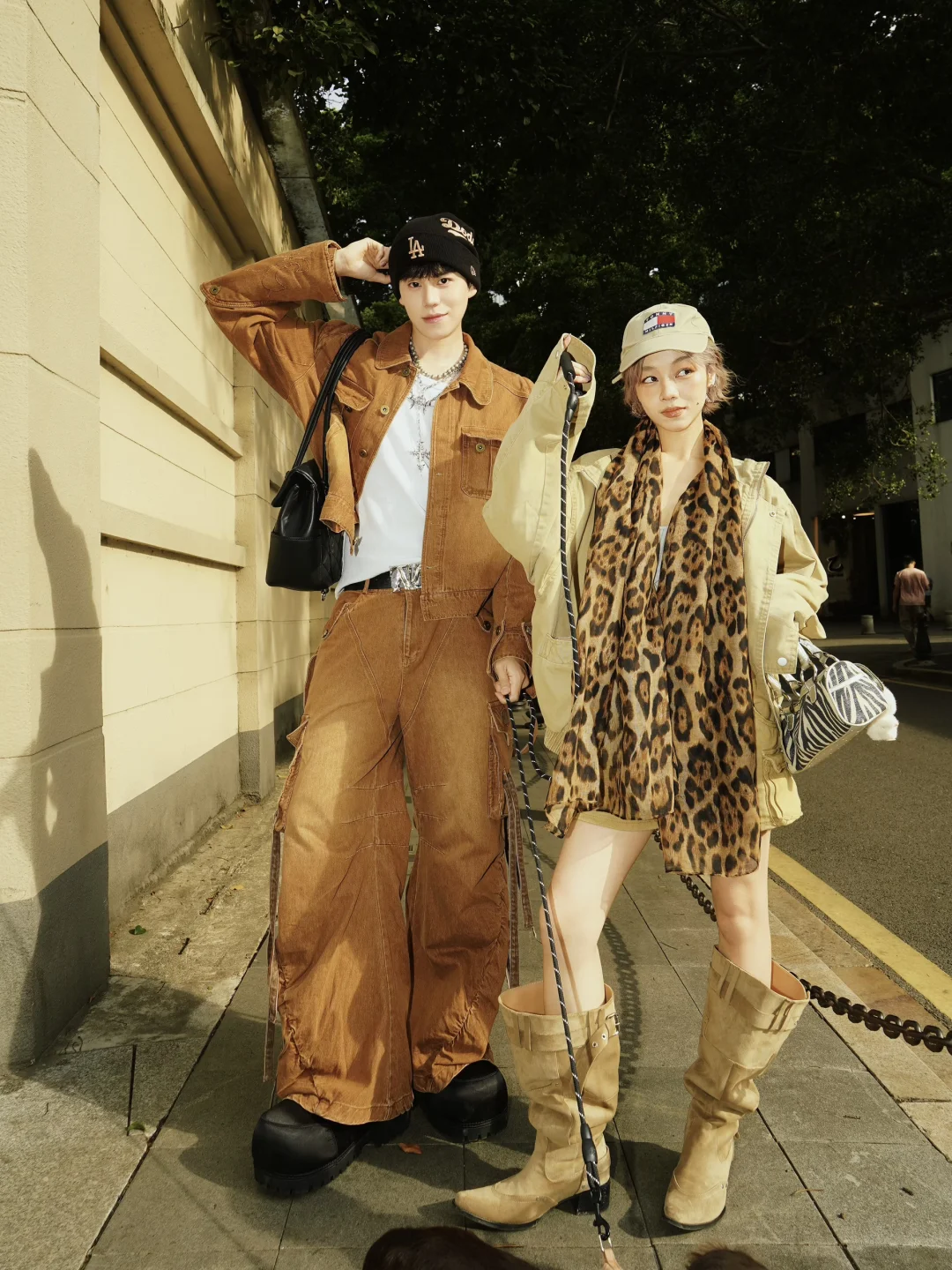 带上腊肠犬和朋友松弛出街！🦮