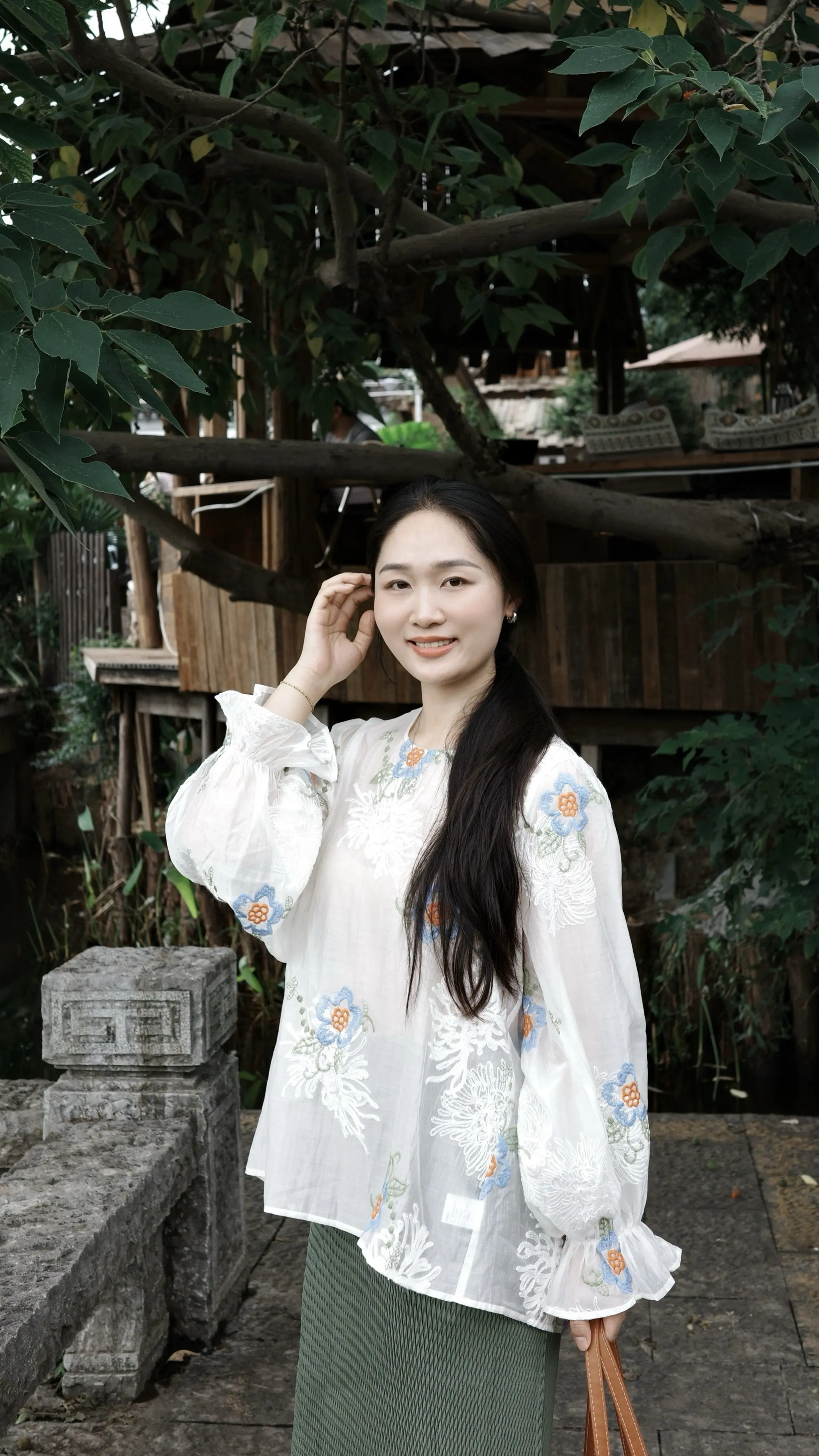 听西厢月落乌啼声声唱罢 在长亭苦等却等不来他