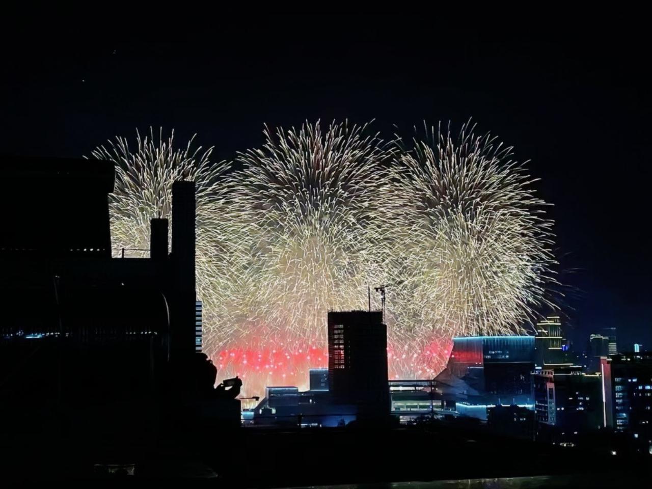 广州白鹅潭烟花汇演