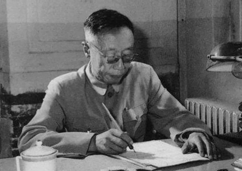 1953年，抗美援朝战争取得伟大胜利的消息传遍全国，举国上下欢欣鼓舞，而在抚顺战