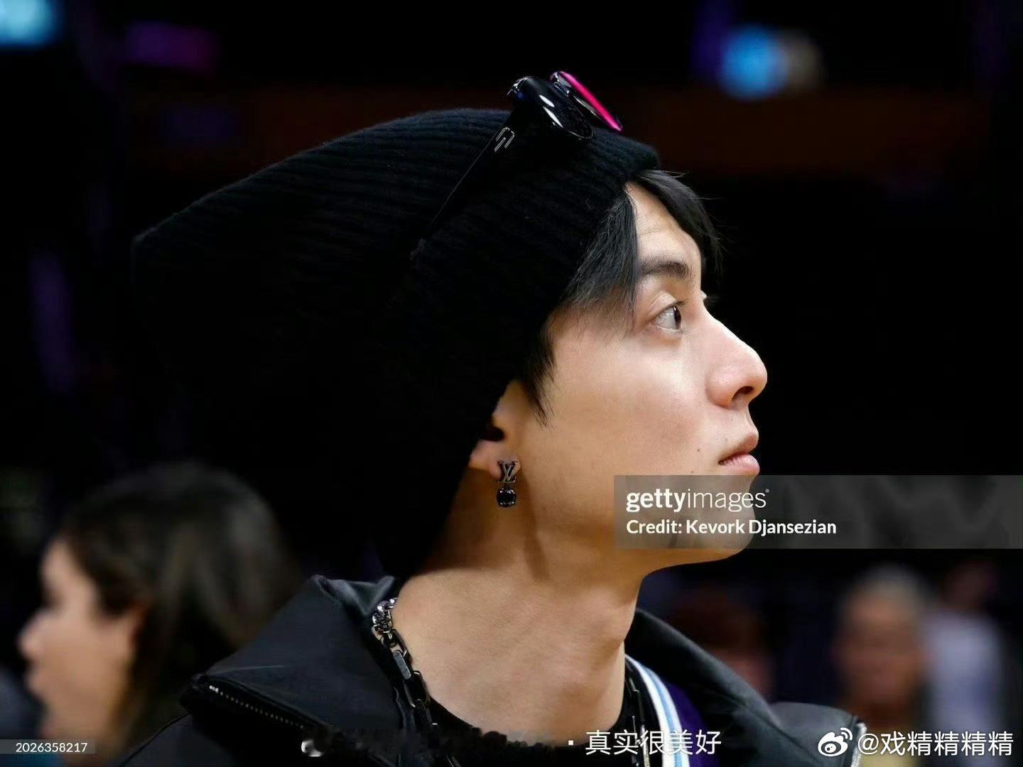 王鹤棣素颜帅成这样网友说他就是嘴比较歪，鼻头稍扁，他能去矫正一下吗？[允悲] ​