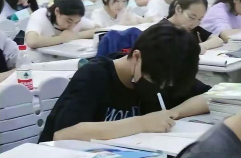 我贪恋你的早期 又不想让你再受一次苦 