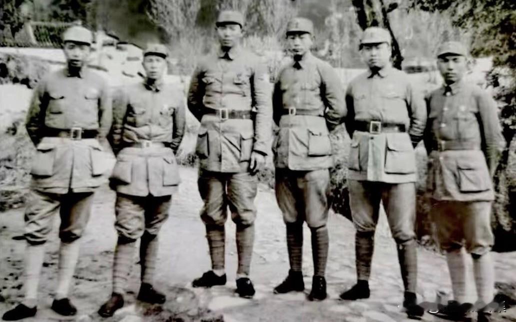 1938年1月3日，周子昆率中共中央派往新四军工作的干部30余人，由延安抵达汉口