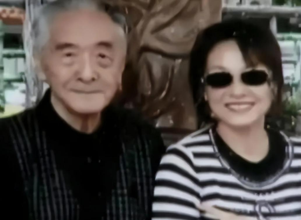 1988年，台湾老兵携妻女回家看望原配妻子，谁料原配妻子在看到他后，竟然直接打开