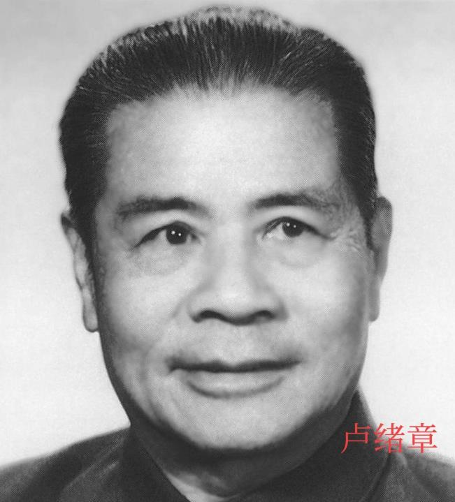 党组织给了他1000美元，让他去做生意，做什么不管，但是，组织什么时候要钱都得给