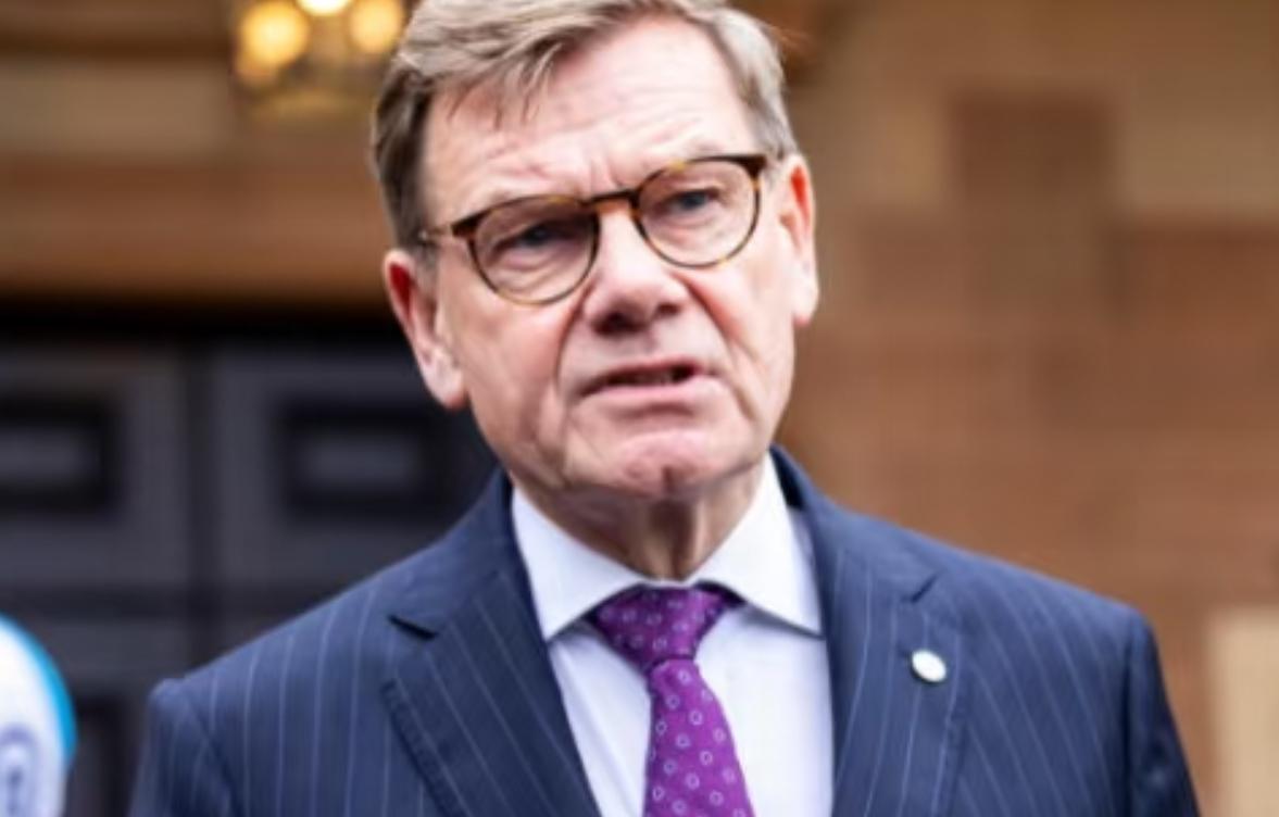 德国外长瓦德富尔刚刚结束了对东方大国的访问，瓦德富尔在广州强调：要赶上这个东方大