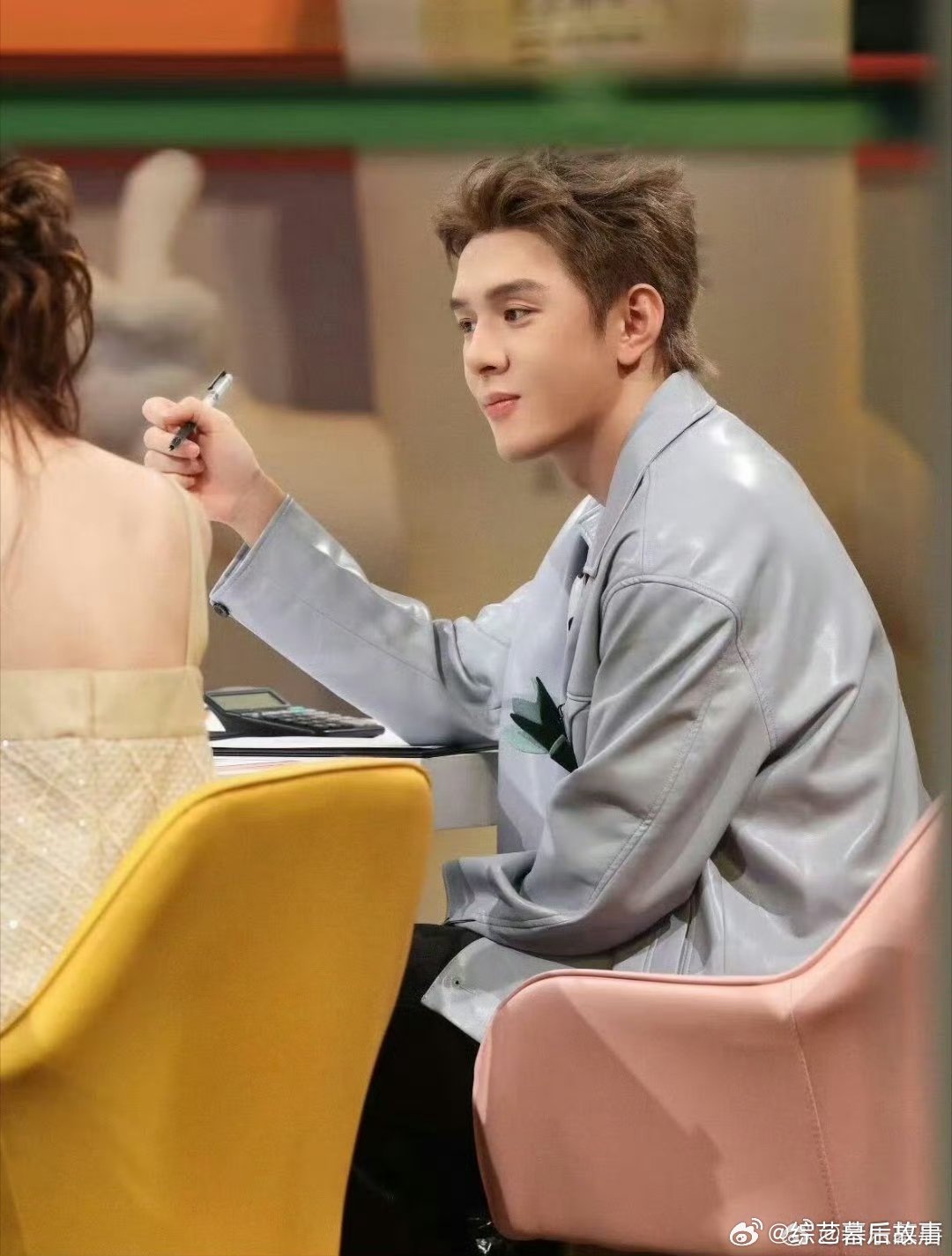 谁懂啊！李佳琦也太听劝了吧！看完路透直接连夜爆改，反差感拉满！李佳琦看完路透连夜