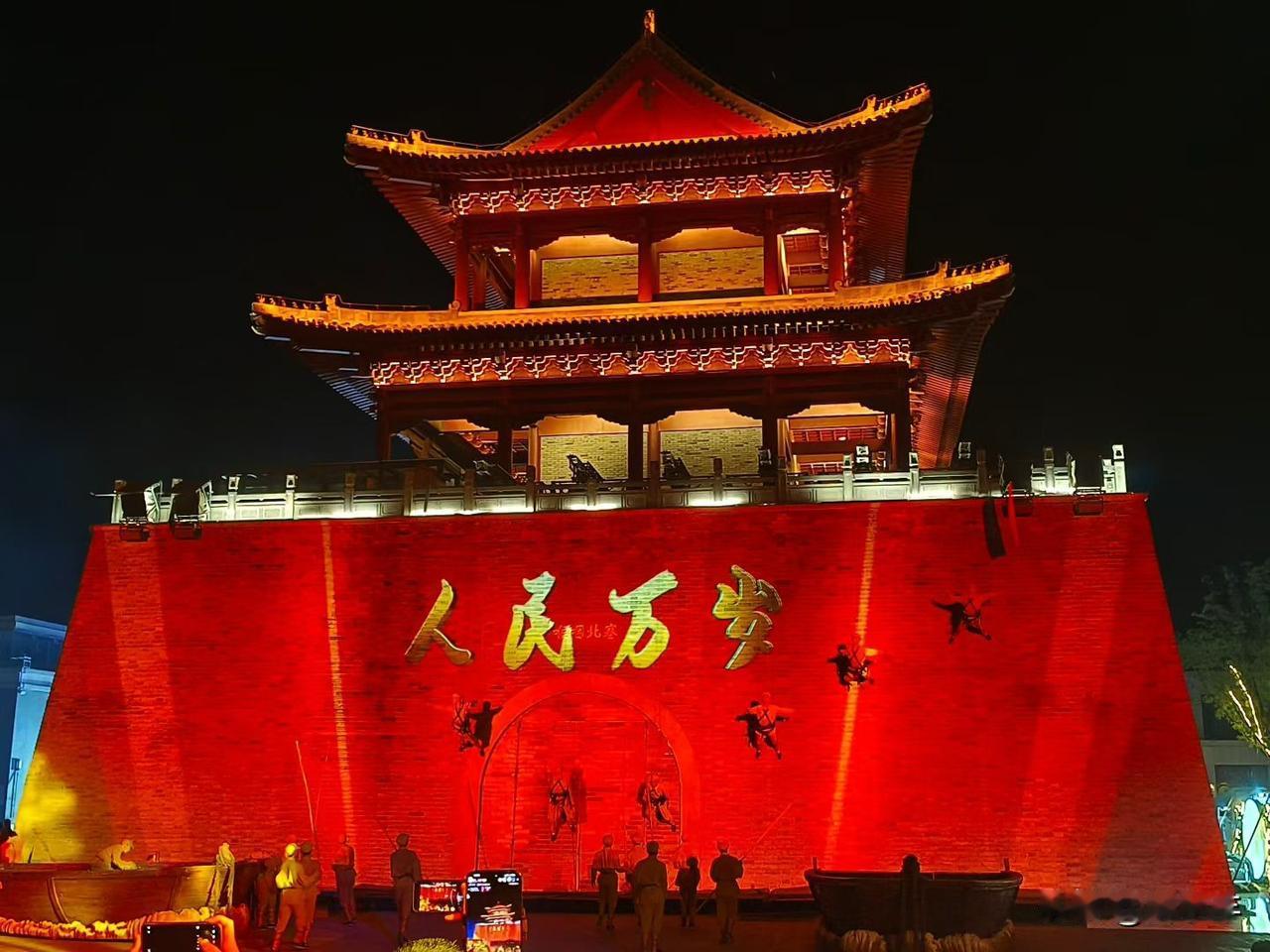 a股热点板块题材，还在于光互联，光通信+细分赛道，
磷化铟，铌酸锂薄膜，交换机，