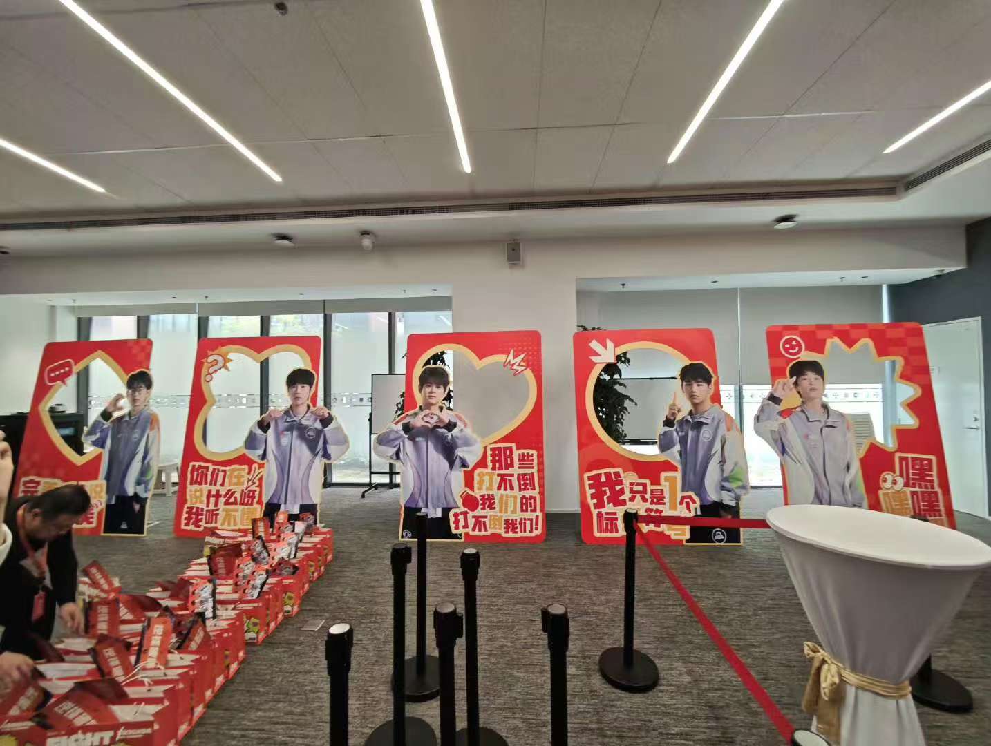 KSG工牌KSG扫楼KSG扫楼 这么紧张的时间还全员扫楼去啦 
