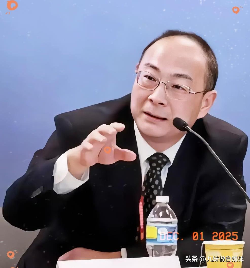 果不其然。
​​中国学者金灿荣突然公开表示：和平崛起违背人性和历史规律，必要时要