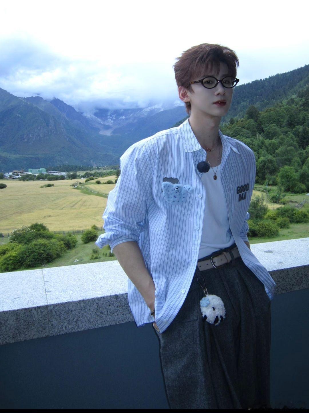 白敬亭 白敬亭私服，我称之为穿搭界的天花板~ 