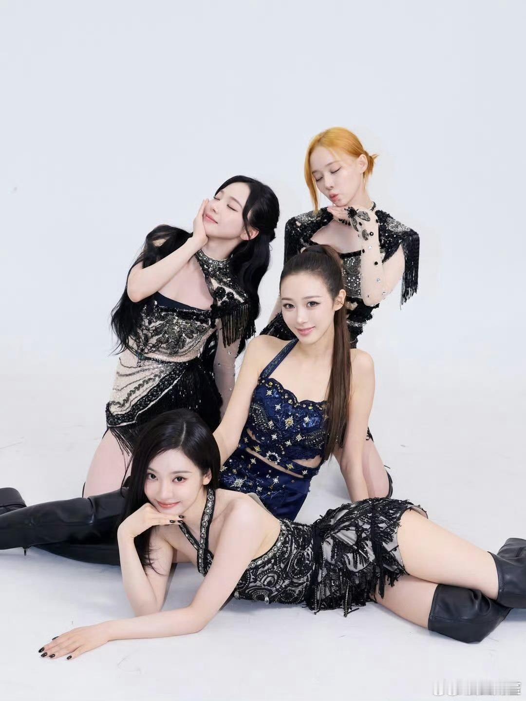 一时之间分不清这是吉赛尔还是张钧甯aespa重现出道时期妆造