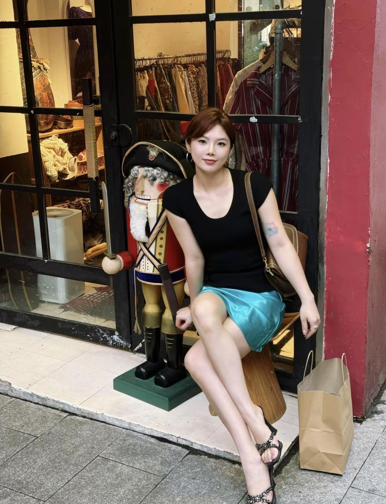 今天有今天的漂亮，其他的明天再说吧散心 广州晓港 动图 女人味穿搭