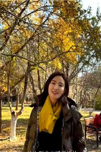 离婚第3天，李亚鹏直播卖茶还债
 
海哈金喜抱着女儿搬出豪宅，直播卖母婴用品，一