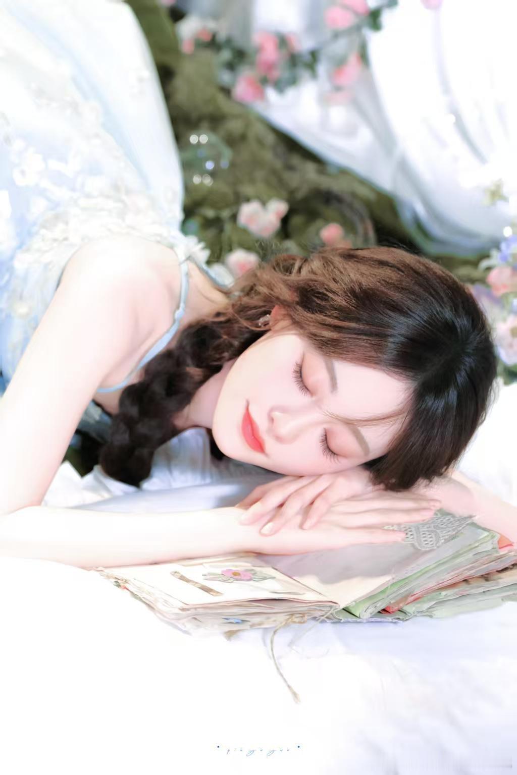 祝绪丹穆祉丞兔塑姐弟祝绪丹穆祉丞同框全是元气，节目里又疯又甜，俩萌兔的快乐感染力