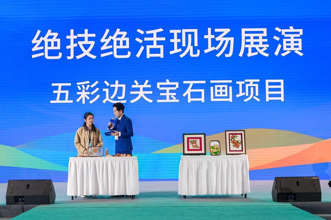 郑能量遇上硬科技！第三届全国技能大赛硬核开赛。
 
当千年商都遇上前沿技艺，第三