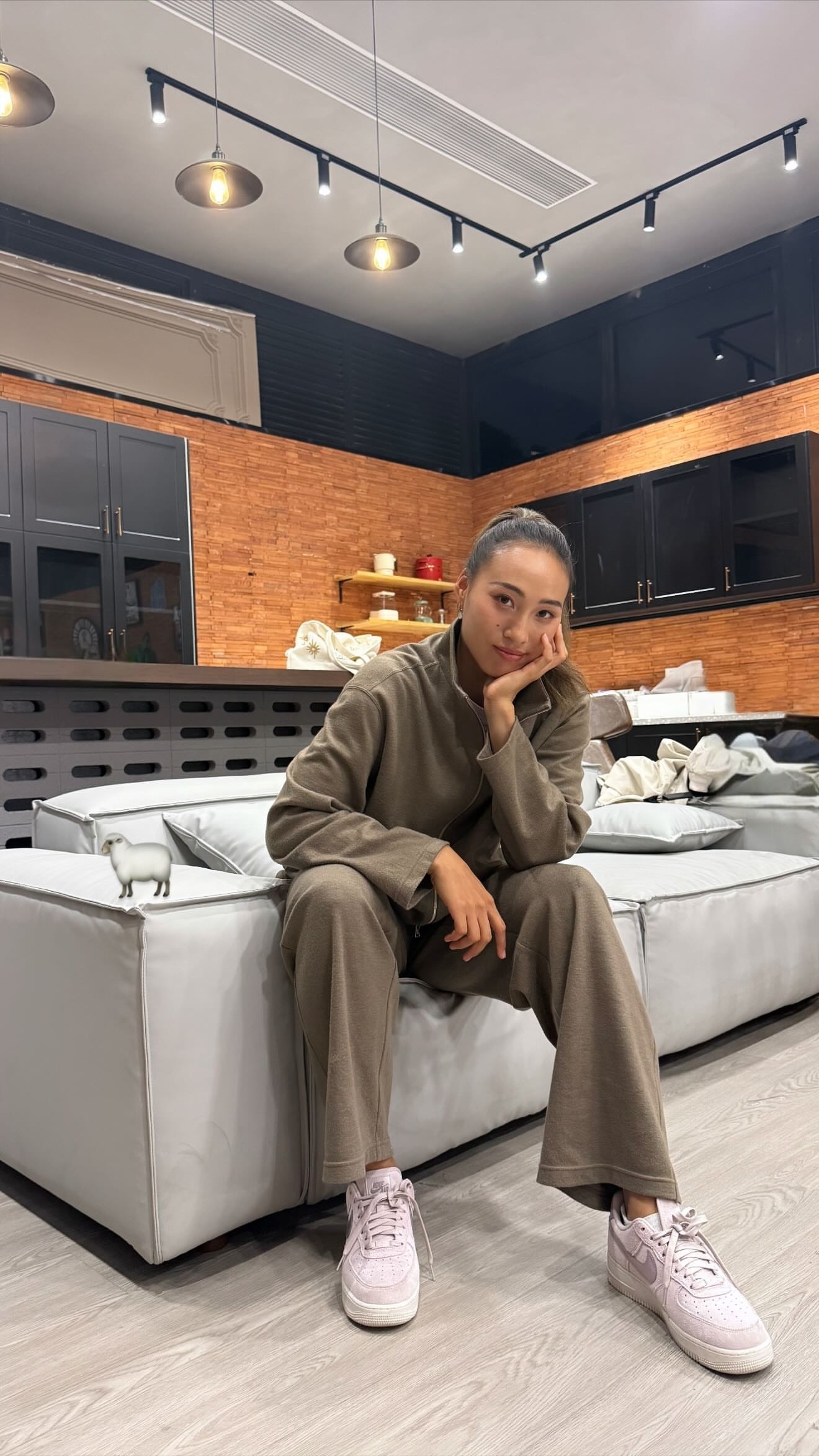 我在和我文眼神对视挑战中失败[害羞] ​​​