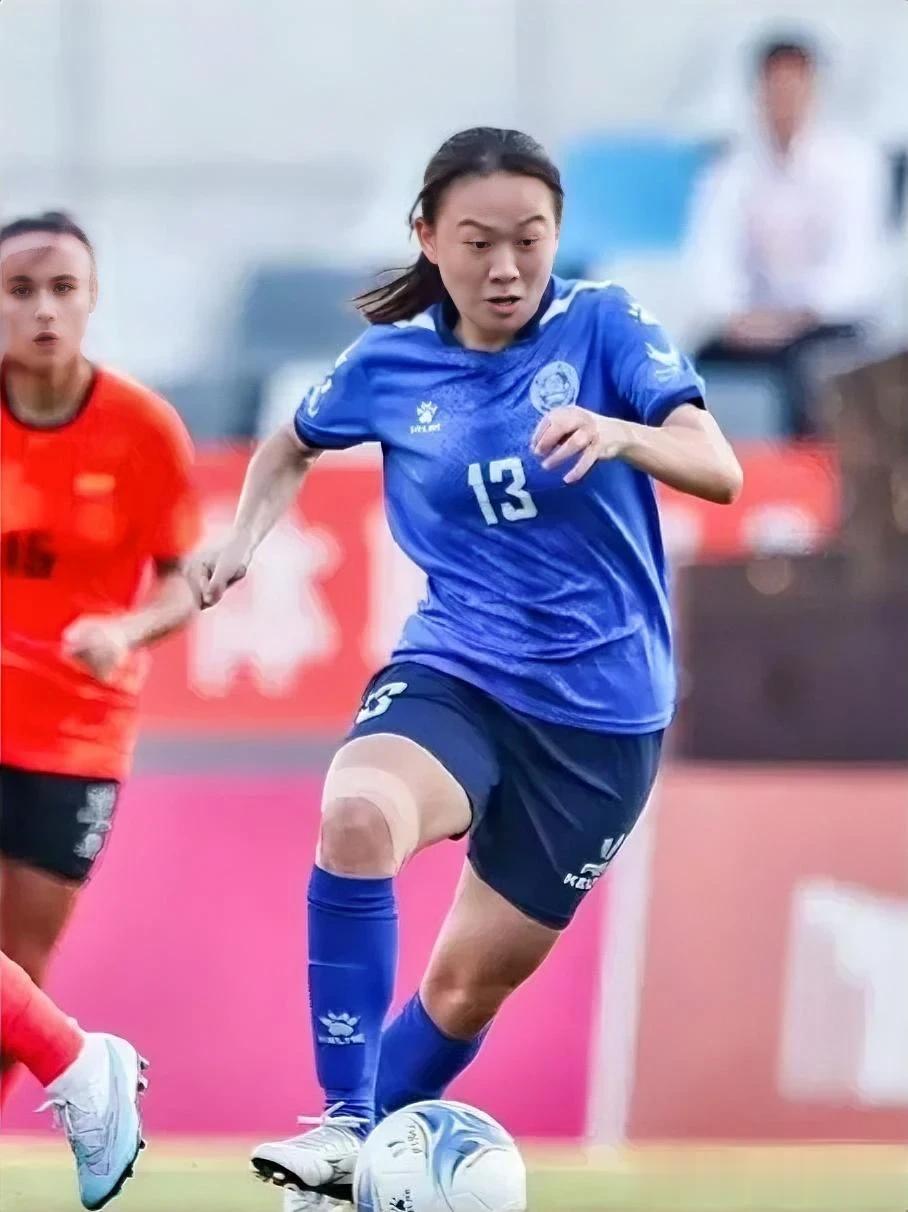 北京师范大学女足夺得国际大体联足球世界杯冠军。
10月31日晚，代表中国出战的北