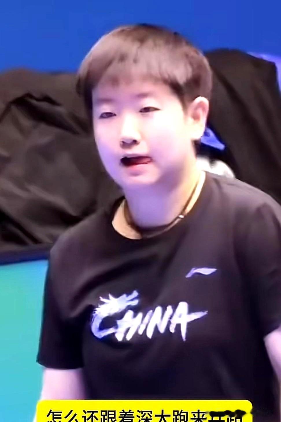 没有自己比赛的日子，孙颖莎还是赶去了乒超现场，很多人起初还纳闷：图什么呢。
后来