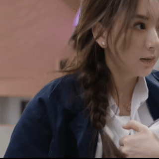 别嘲方媛台词平！

她的“非科班感”，恰恰吊打流水线演技！

最近看《五十公里桃
