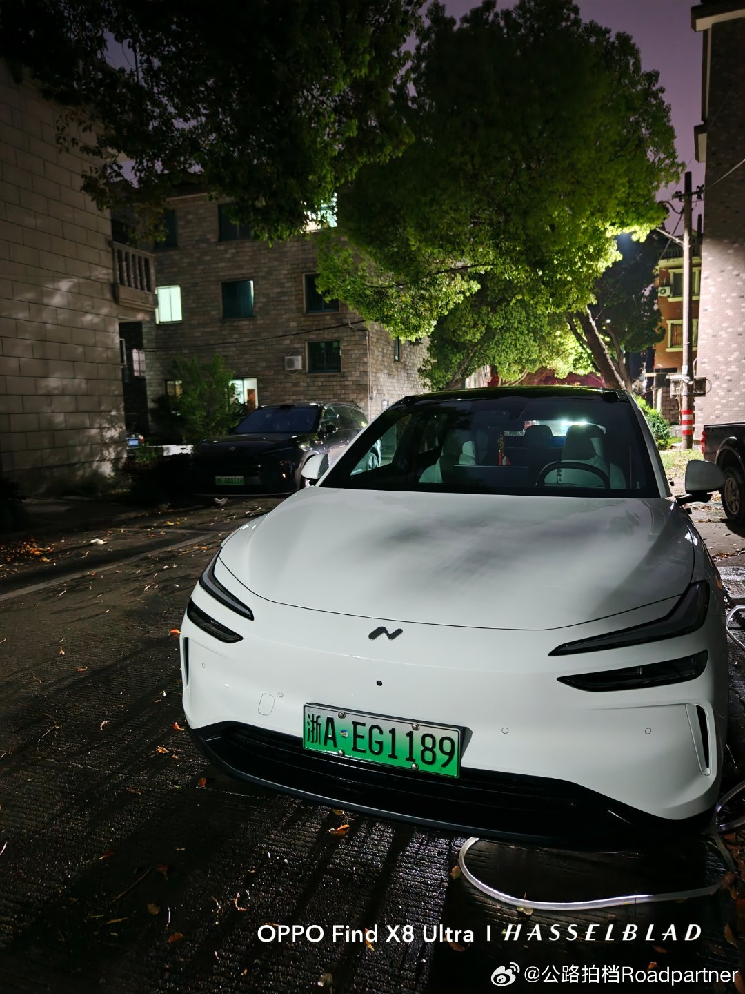 假期洗车工上线每次回到村里就想汽车，别说，还挺解压的 