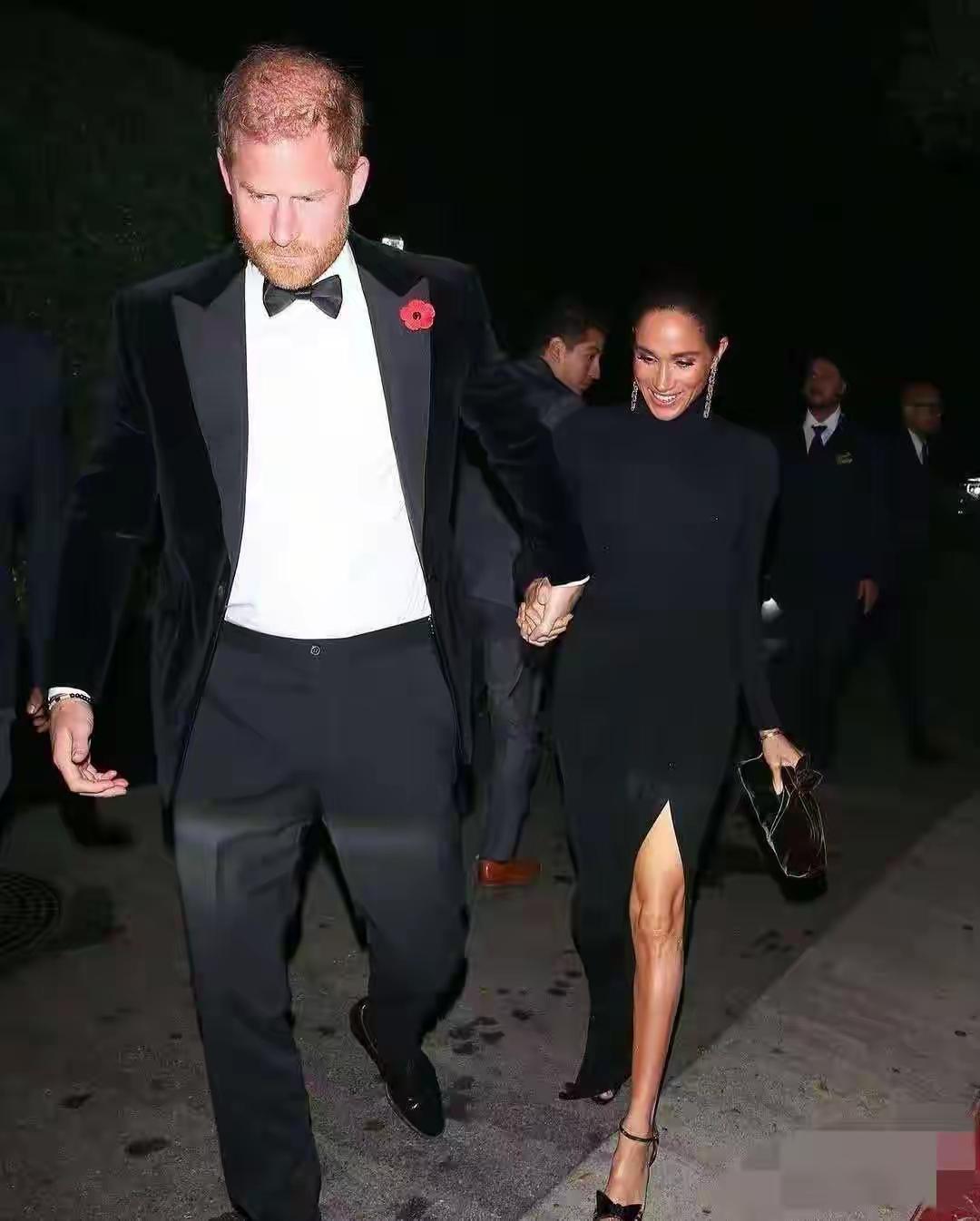 自降身价，梅根这一步算是走错了！
梅根这脑回路，确实是看不懂！
她居然带着哈里王